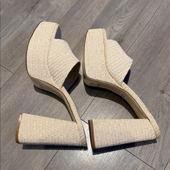 Larroude Dolly Mule In Natural Raffia - Picture 4 of 5